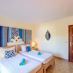 Apartamento Luna - With A Pool Area With A Lounge Bar