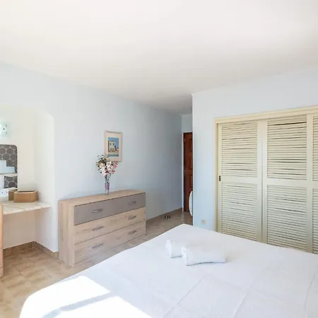 Luna - With A Pool Area With A Lounge Bar Apartment *