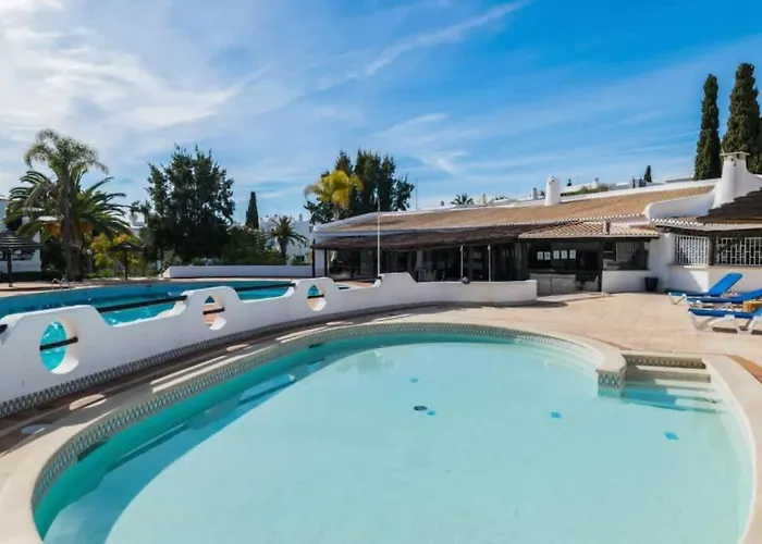 Luna - With A Pool Area With A Lounge Bar Albufeira