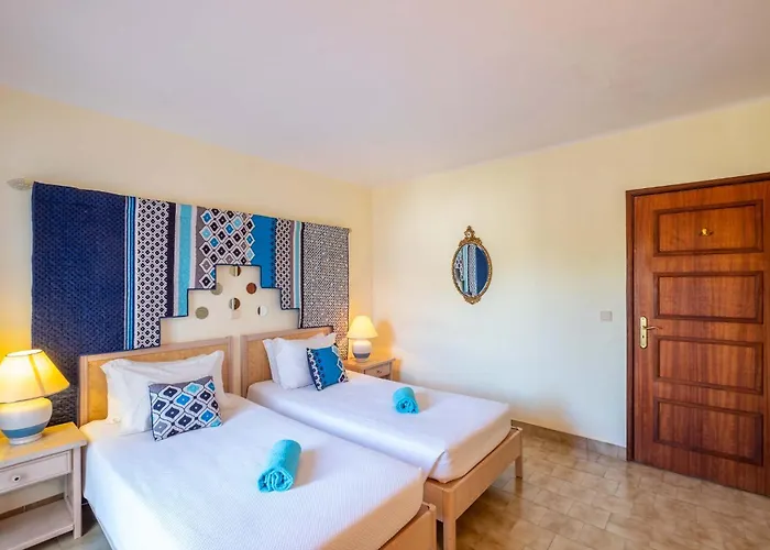 Apartment Luna - With A Pool Area With A Lounge Bar