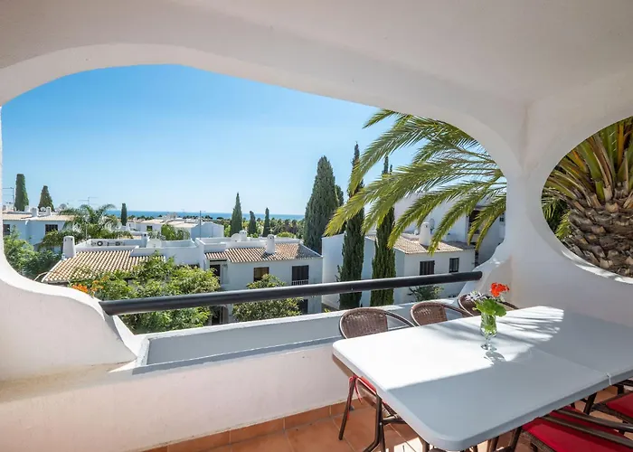Apartment Luna - With A Pool Area With A Lounge Bar