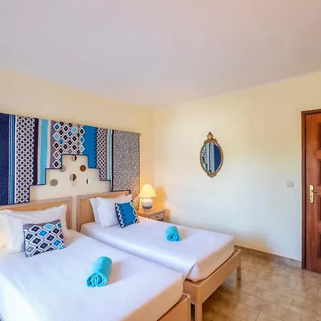 Appartement Luna - With A Pool Area With A Lounge Bar