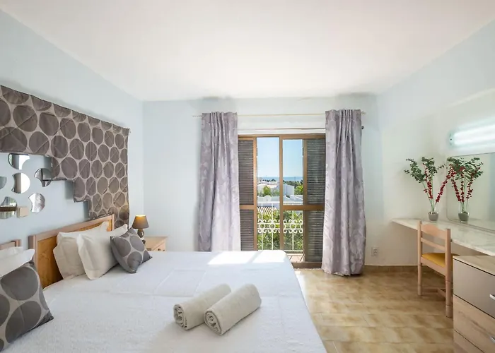 Luna - With A Pool Area With A Lounge Bar Appartement *