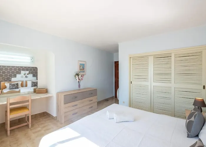 Luna - With A Pool Area With A Lounge Bar Appartement *